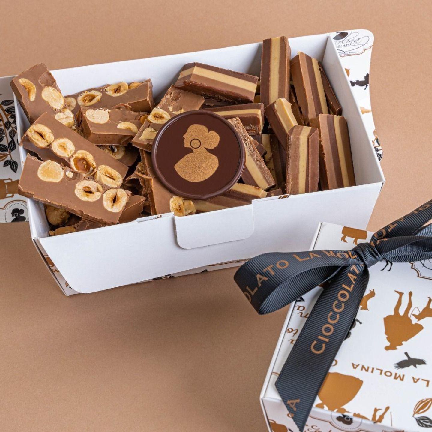 Sliced Classic Ottavio And Hazelnut Milk Chocolate Bar 500 G