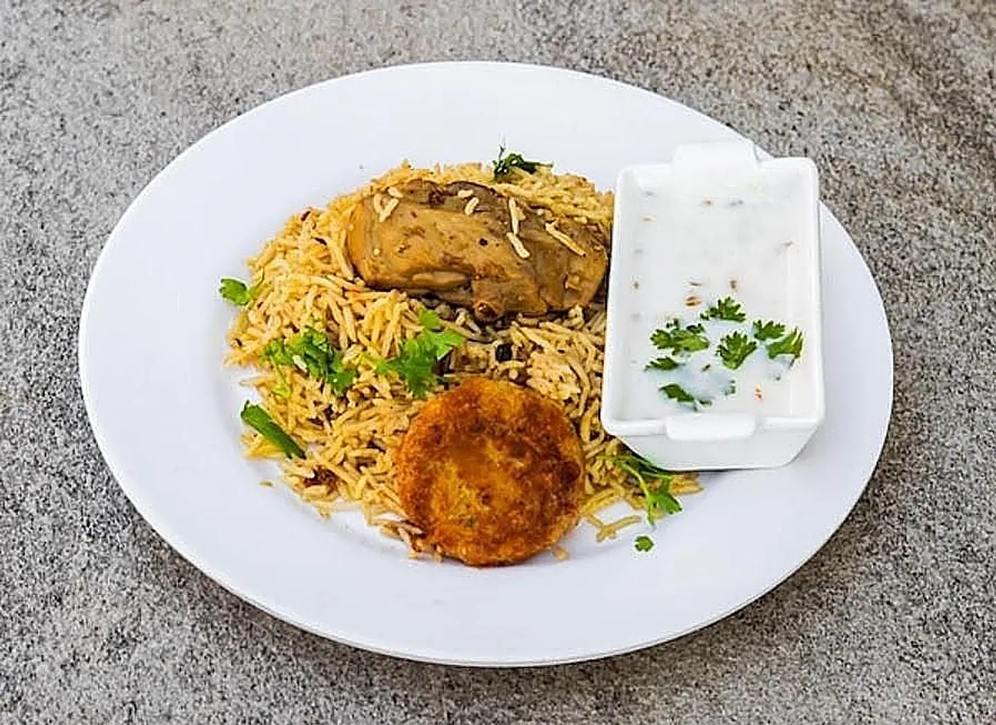 بولاو مع كباب ريشمي