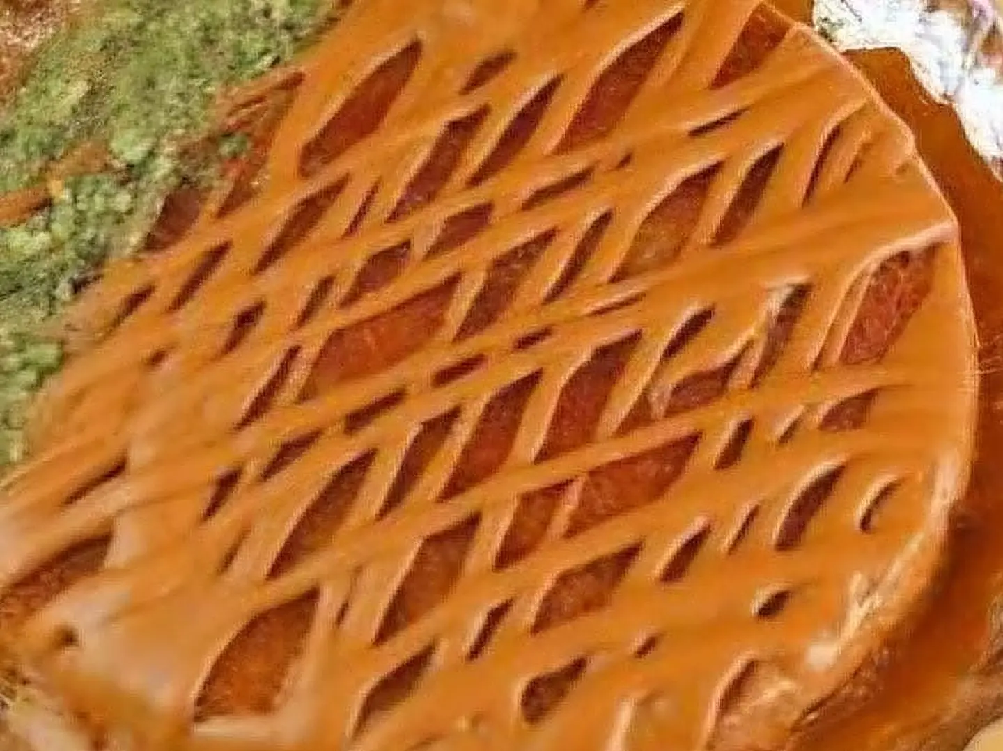 Lotus Kunafa With Lotus Sauce Large