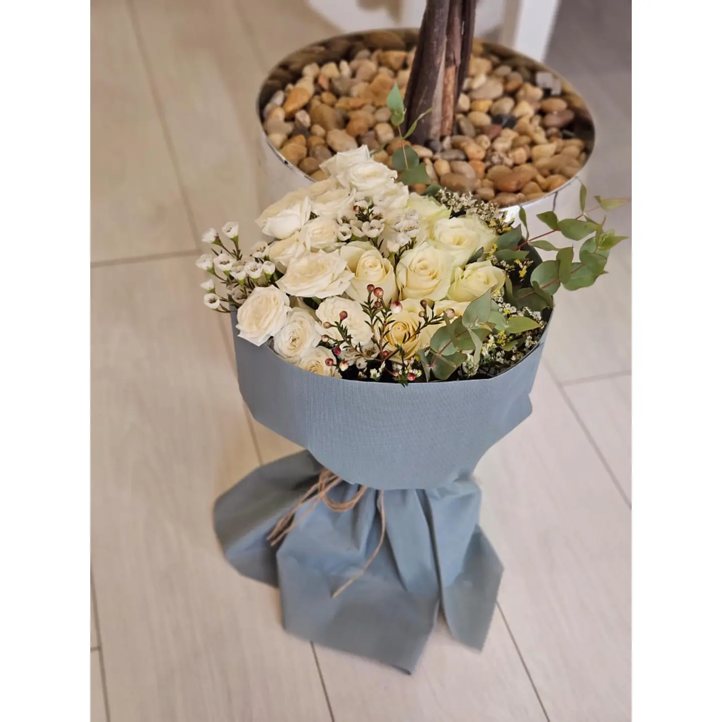 باقة ورد  ابيض B16