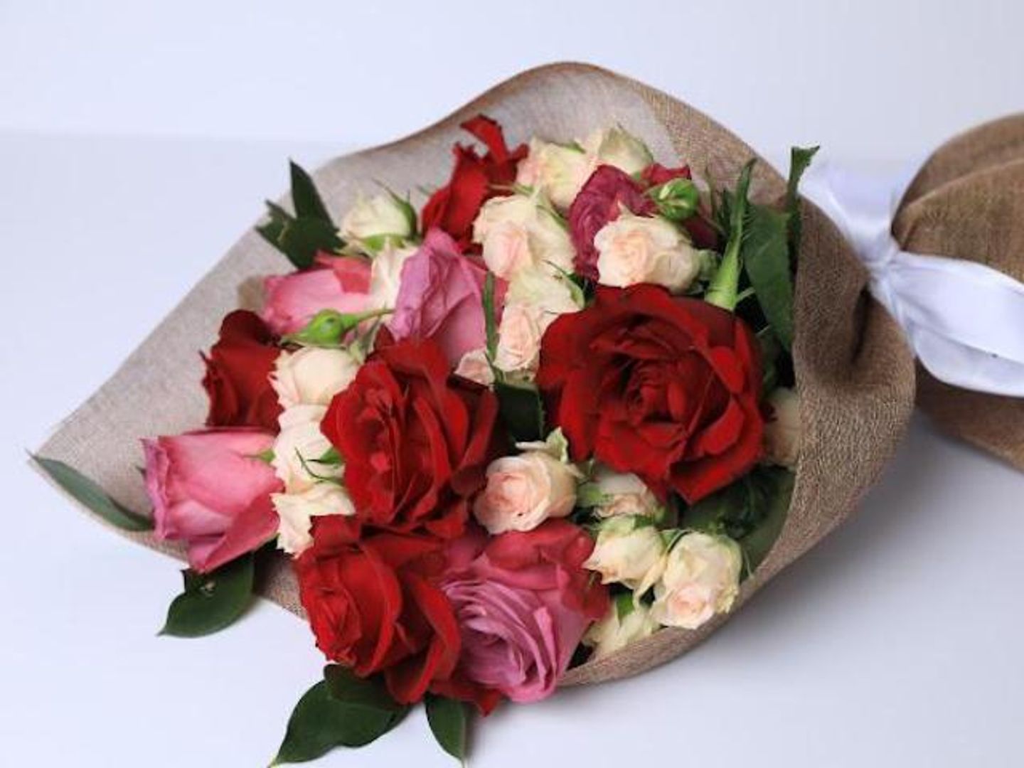 اعز الناس