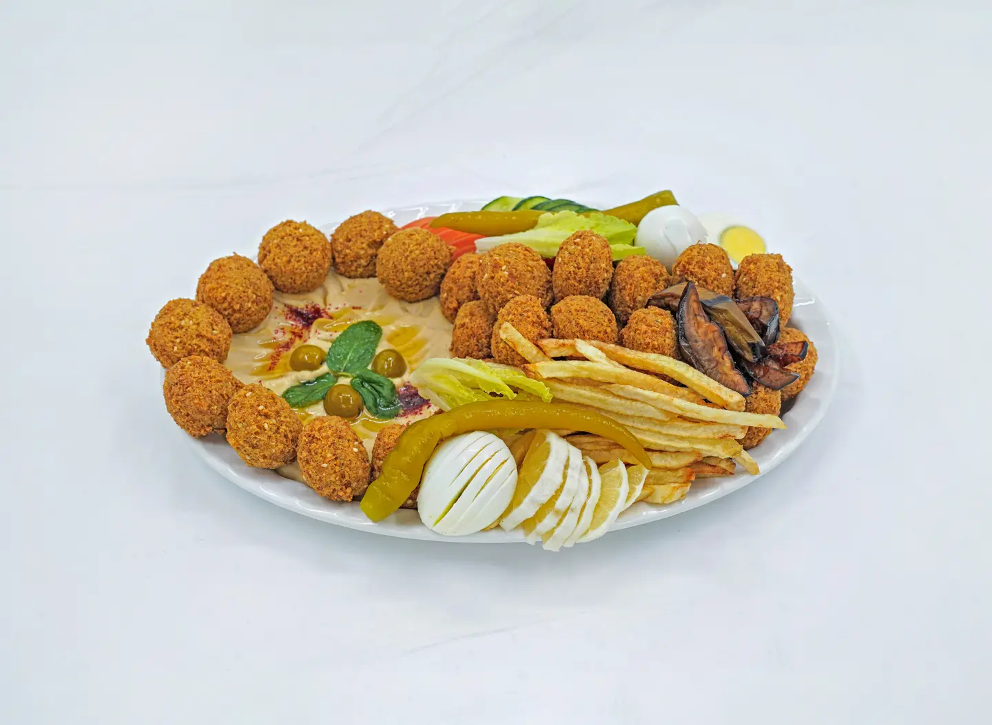 صحن مشكل وسط