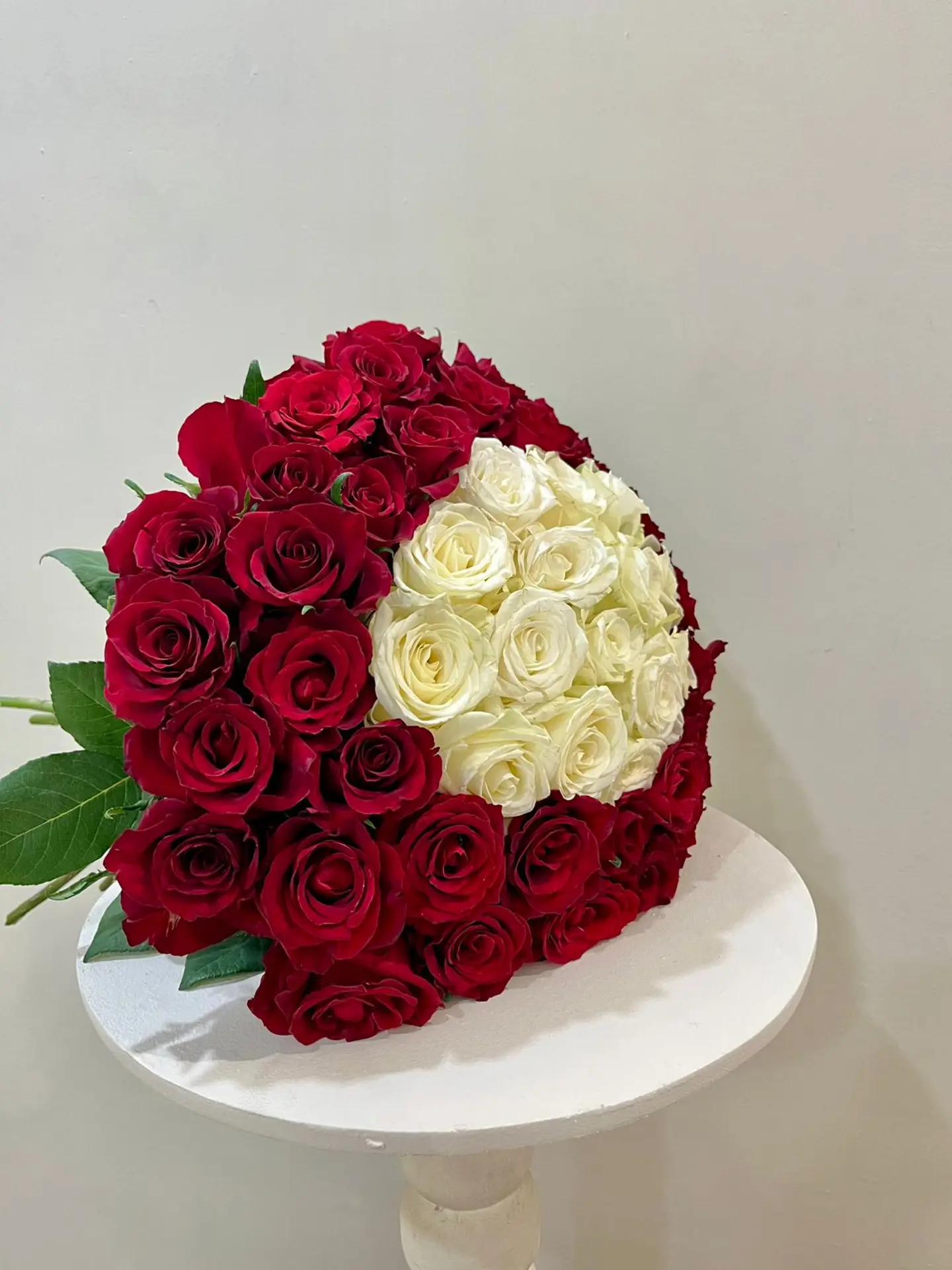 باقه الأحمر مع الأبيض الضخمه