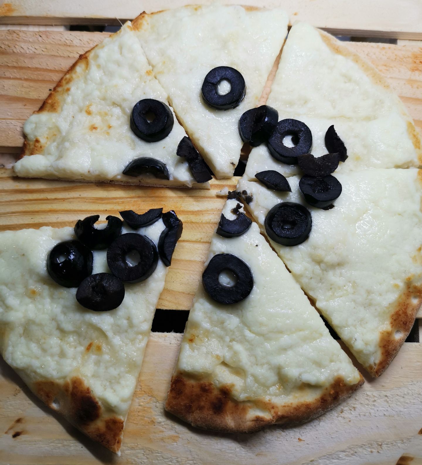 Akawi Cheese With Olives