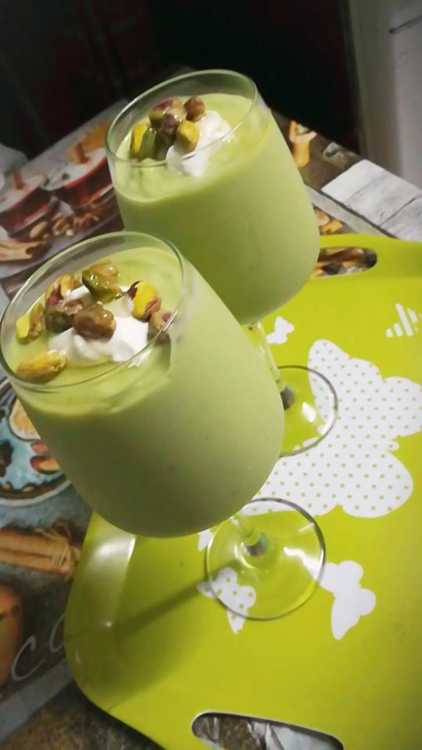 افوكادو بالعسل و المكسرات - كبير