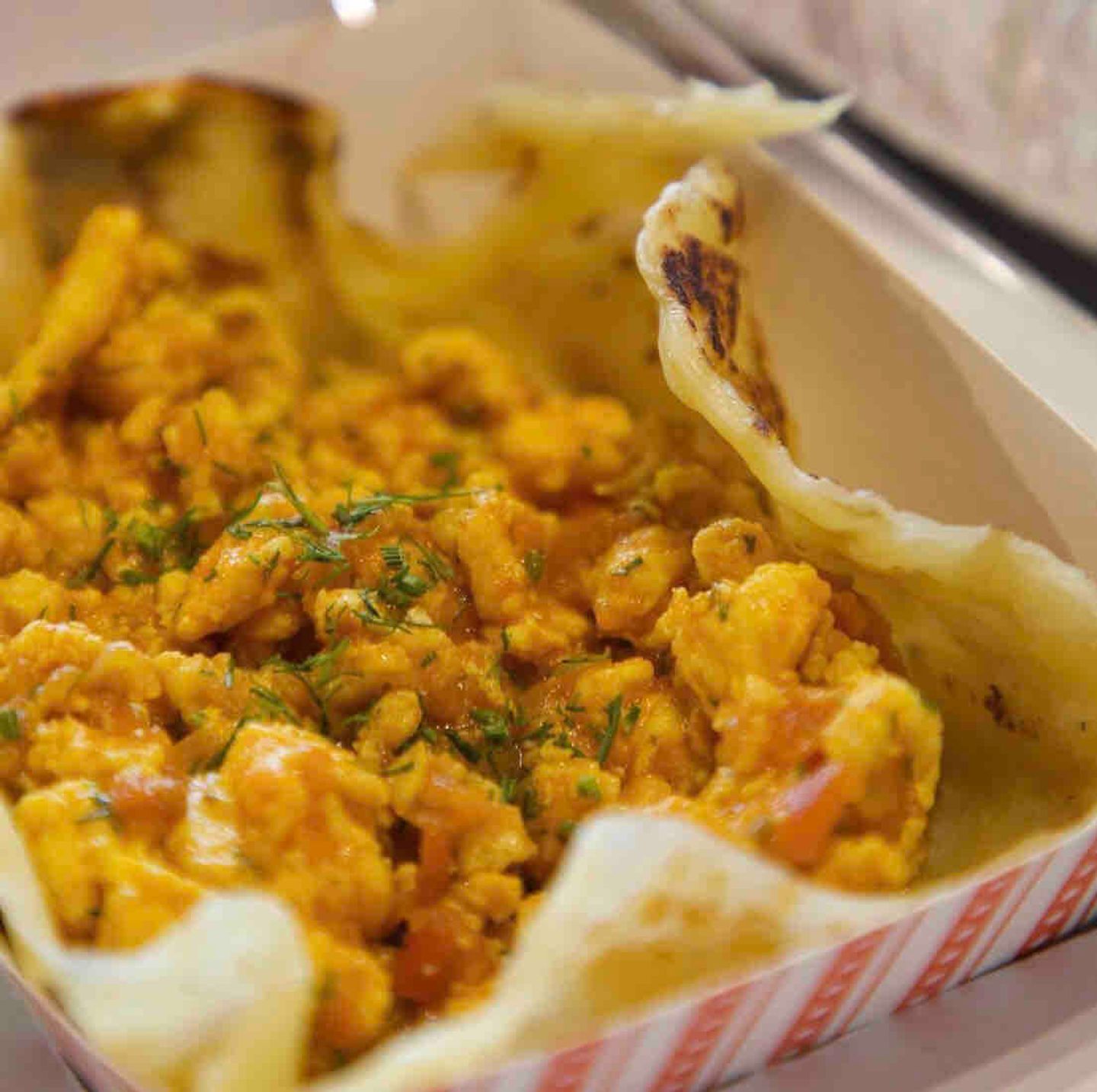 طبق دجاج سبايسي