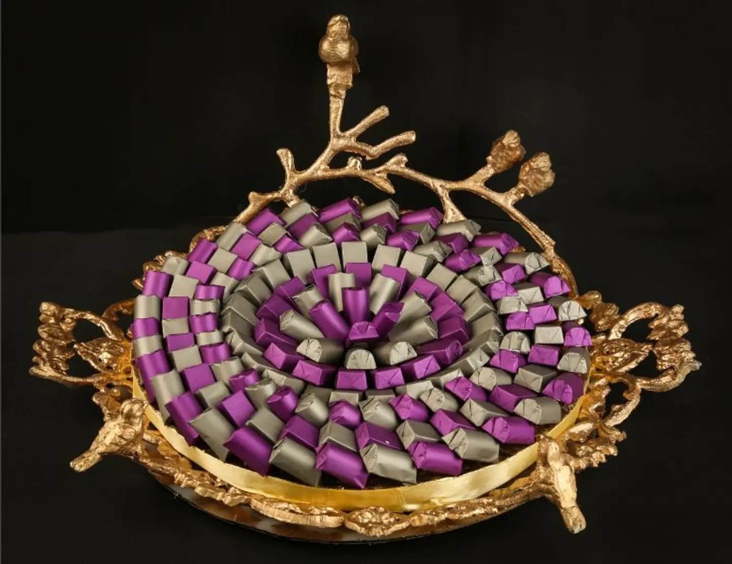 صحن خشب شوكولاته مغلفة بلجيكية