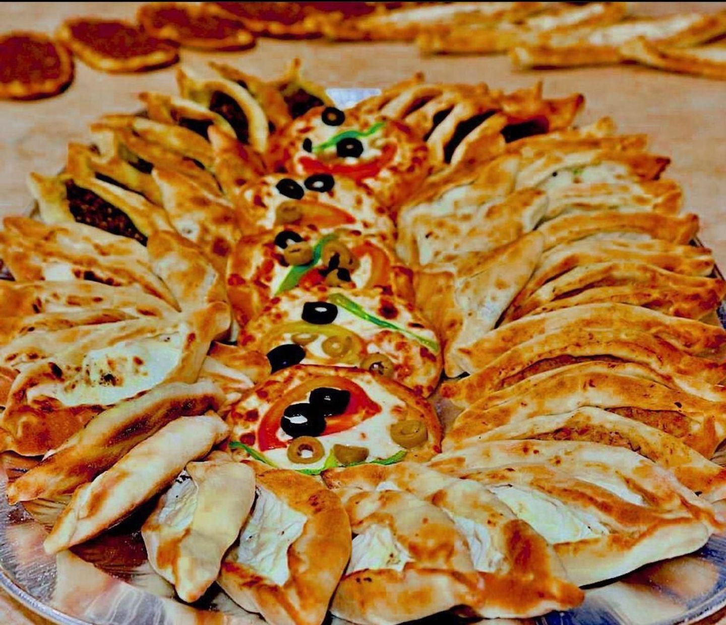 صحن مشكل 77 حبه