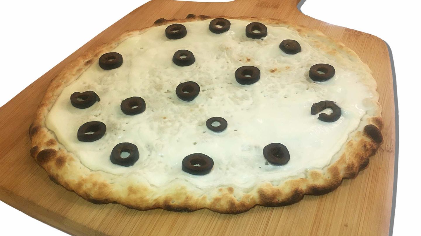 لبنة مع زيتون