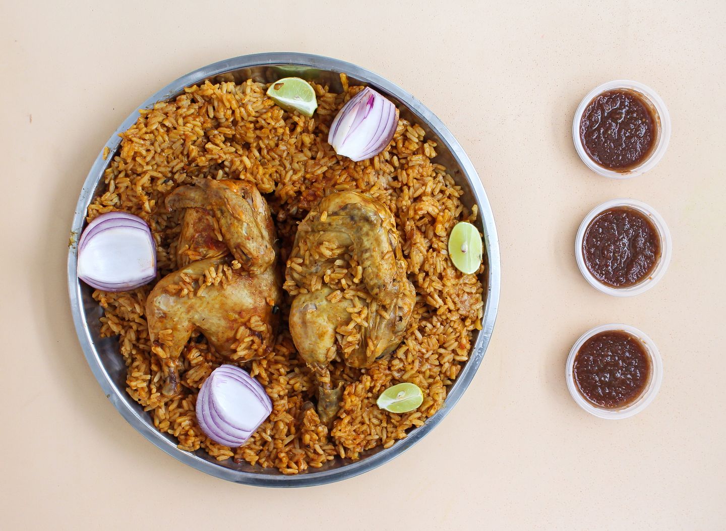حبة مضغوط احمر