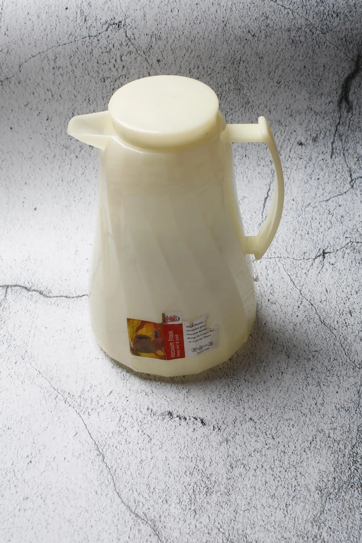 Chinese Thermos 1 Liter With Saudi Coffee, Dates And Tahini