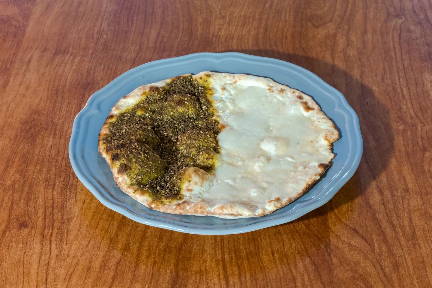 جبن بالزعتر