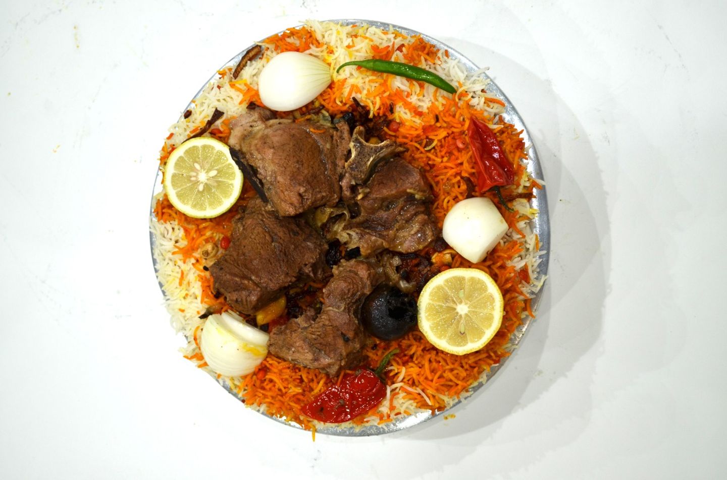 Makbous Hashi Person Red Rice