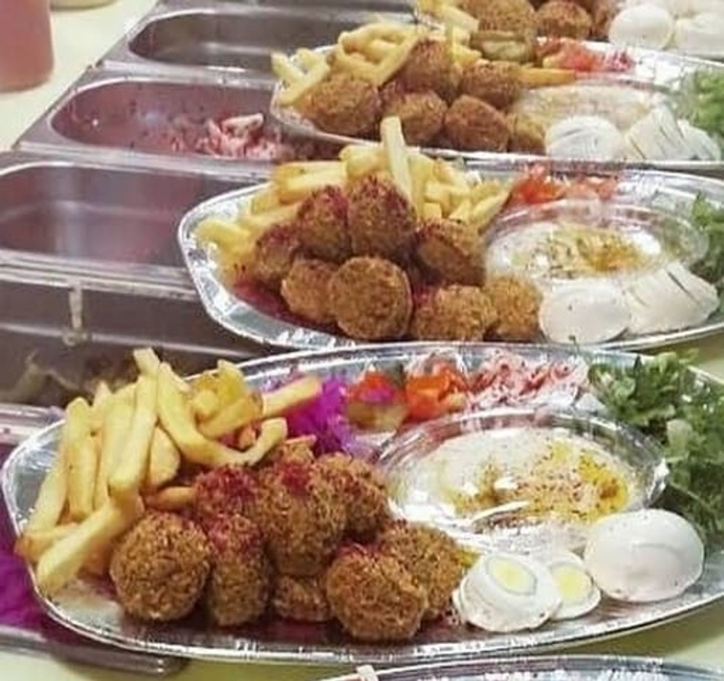 صحن فلافل مشكل وسط