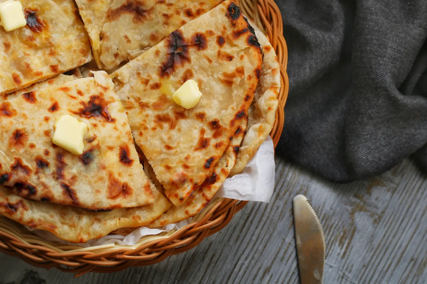 خبز النان بالزبدة