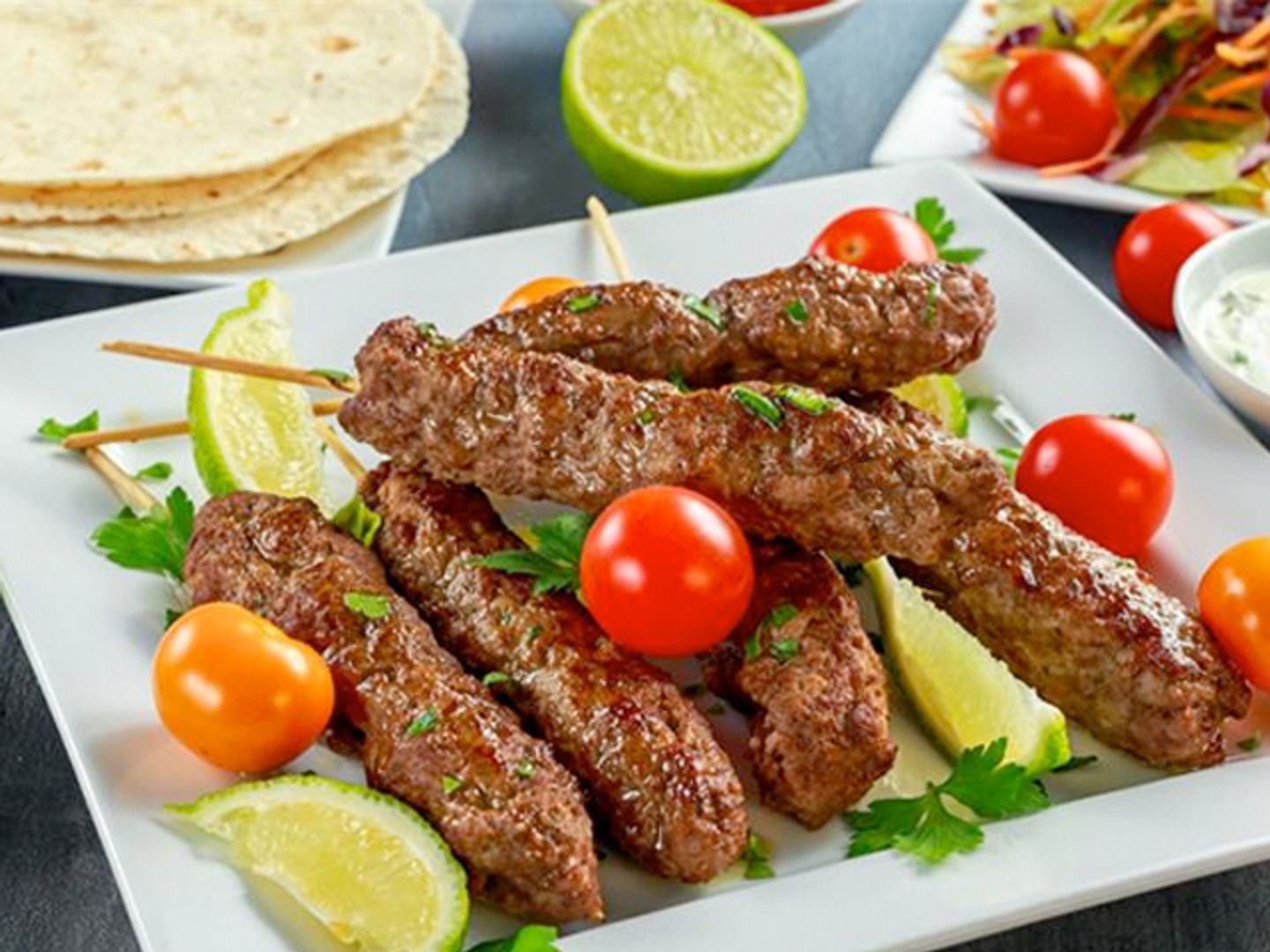 طبق كفتة الحاتي المميزة علي الجريل