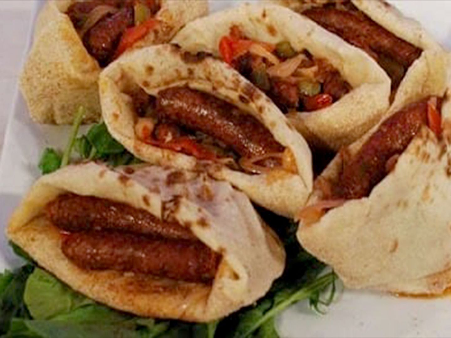 سجق اسكندرانى بلدي في خبز بلدي