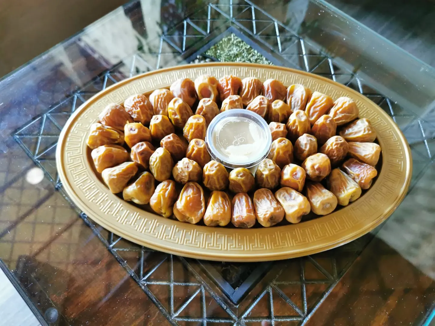 Sukari Dates Plate