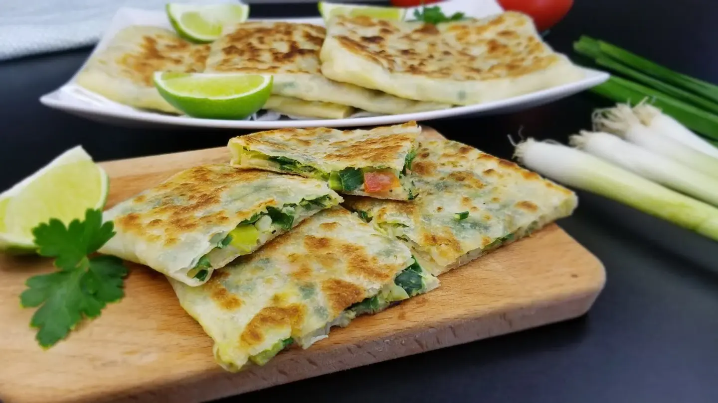 مطبق جبن شيدر و خضار