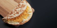 بطاطا مع جبن أصفر