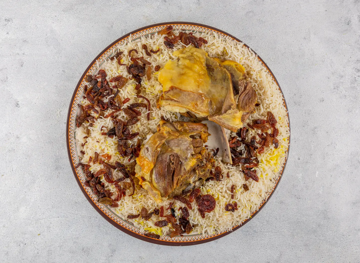 نصف وليمة 3 اشخاص