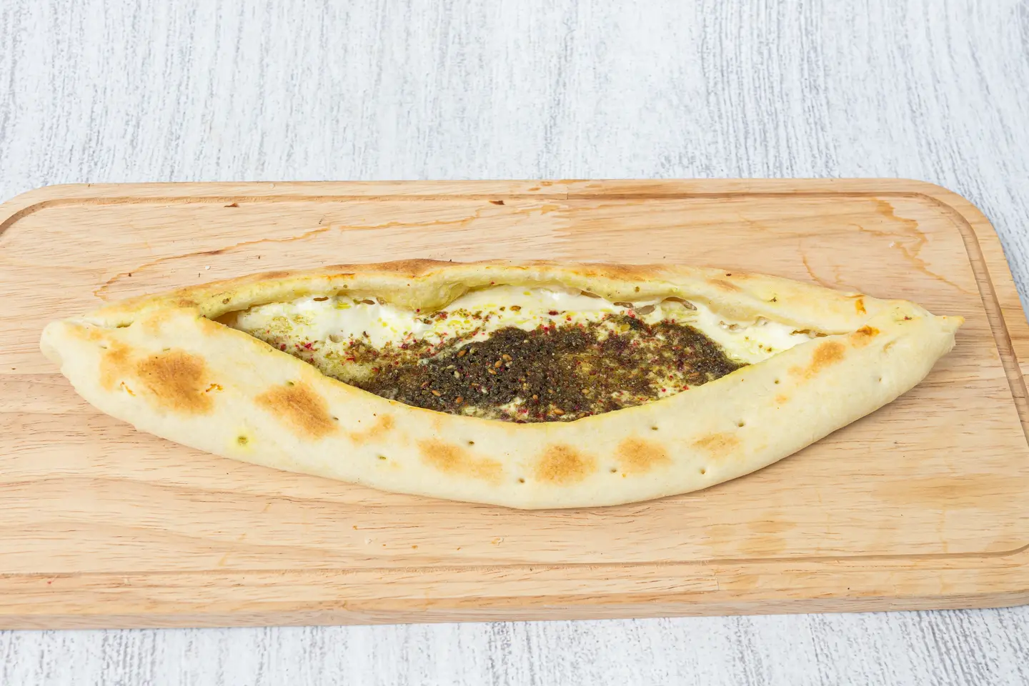 فطيرة لبنة مع زعتر