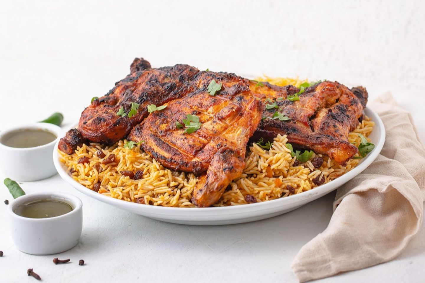 حبة دجاج على الفحم مع رز