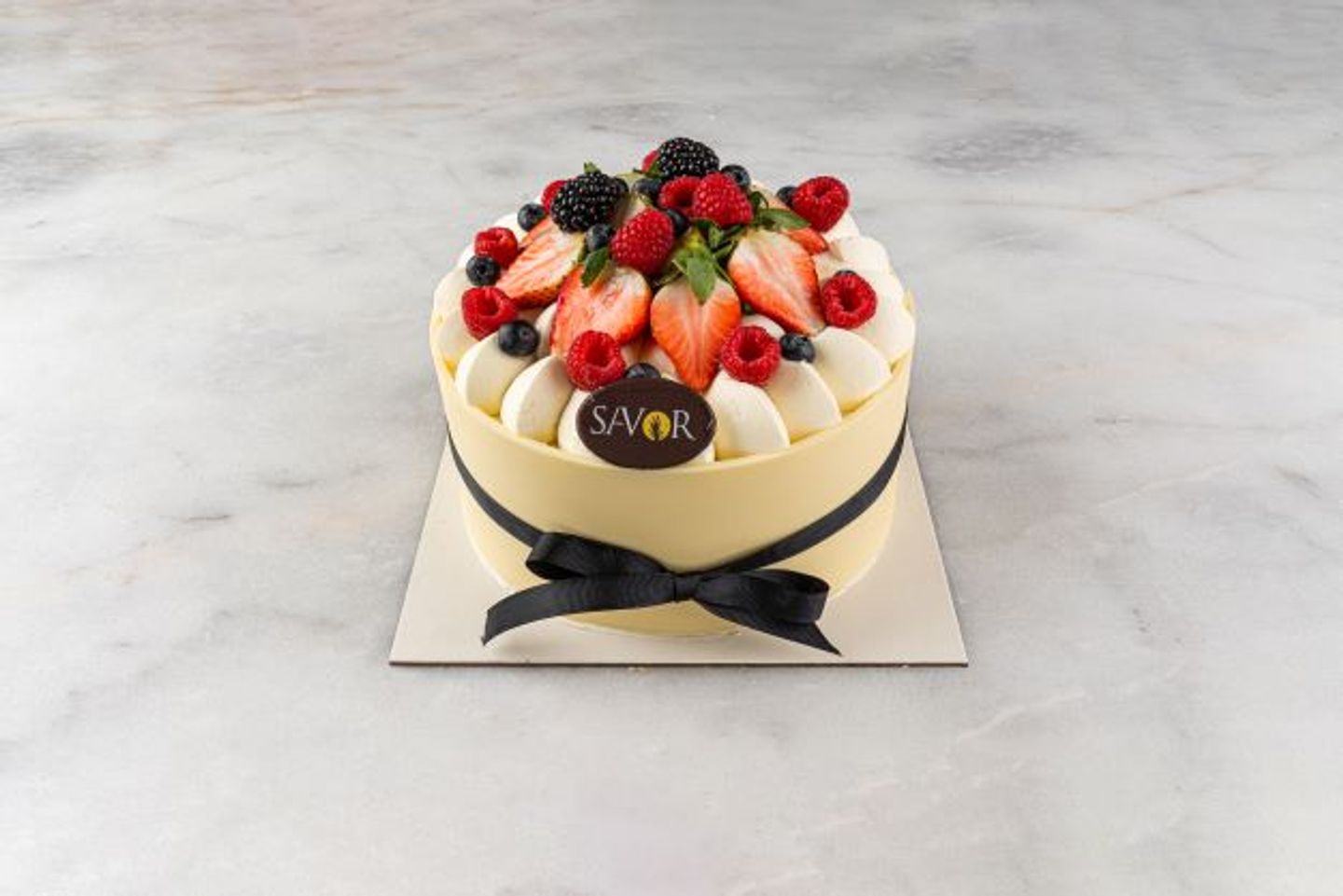 Romance Vanilla And Fruit Cake