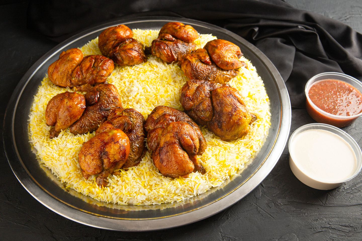 صحن 4 دجاج عالسيخ كامل مع ارز ابيض