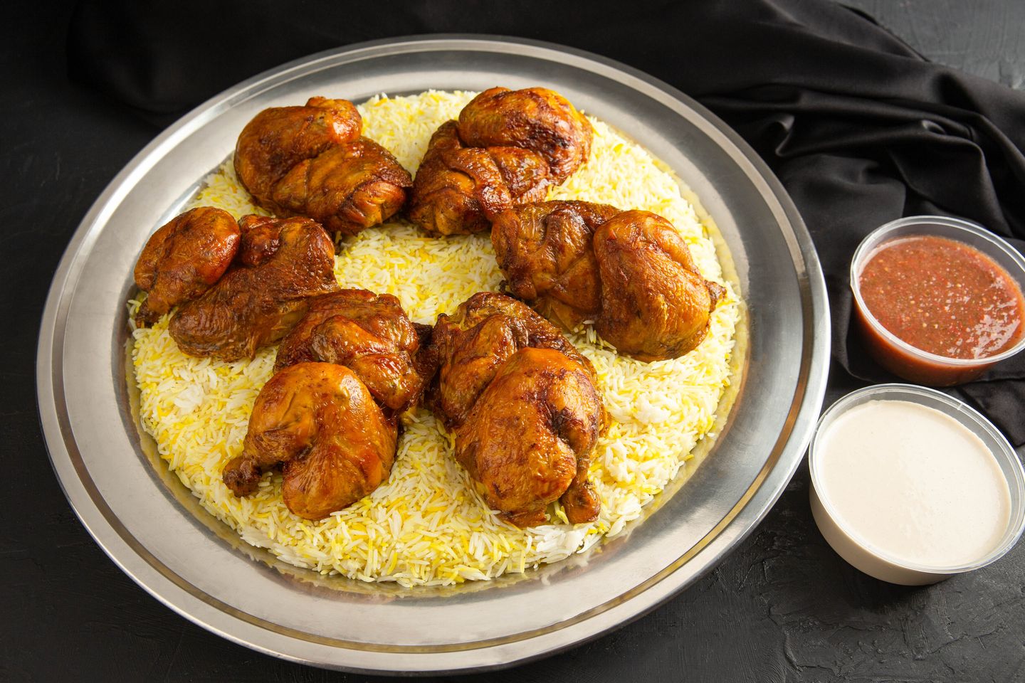 صحن 3 دجاج عالسيخ مع ارز ابيض