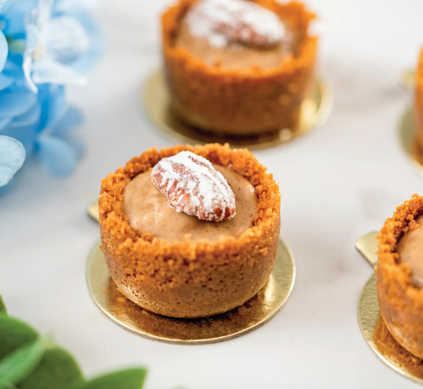 ميني تارت البيكان واللوتس