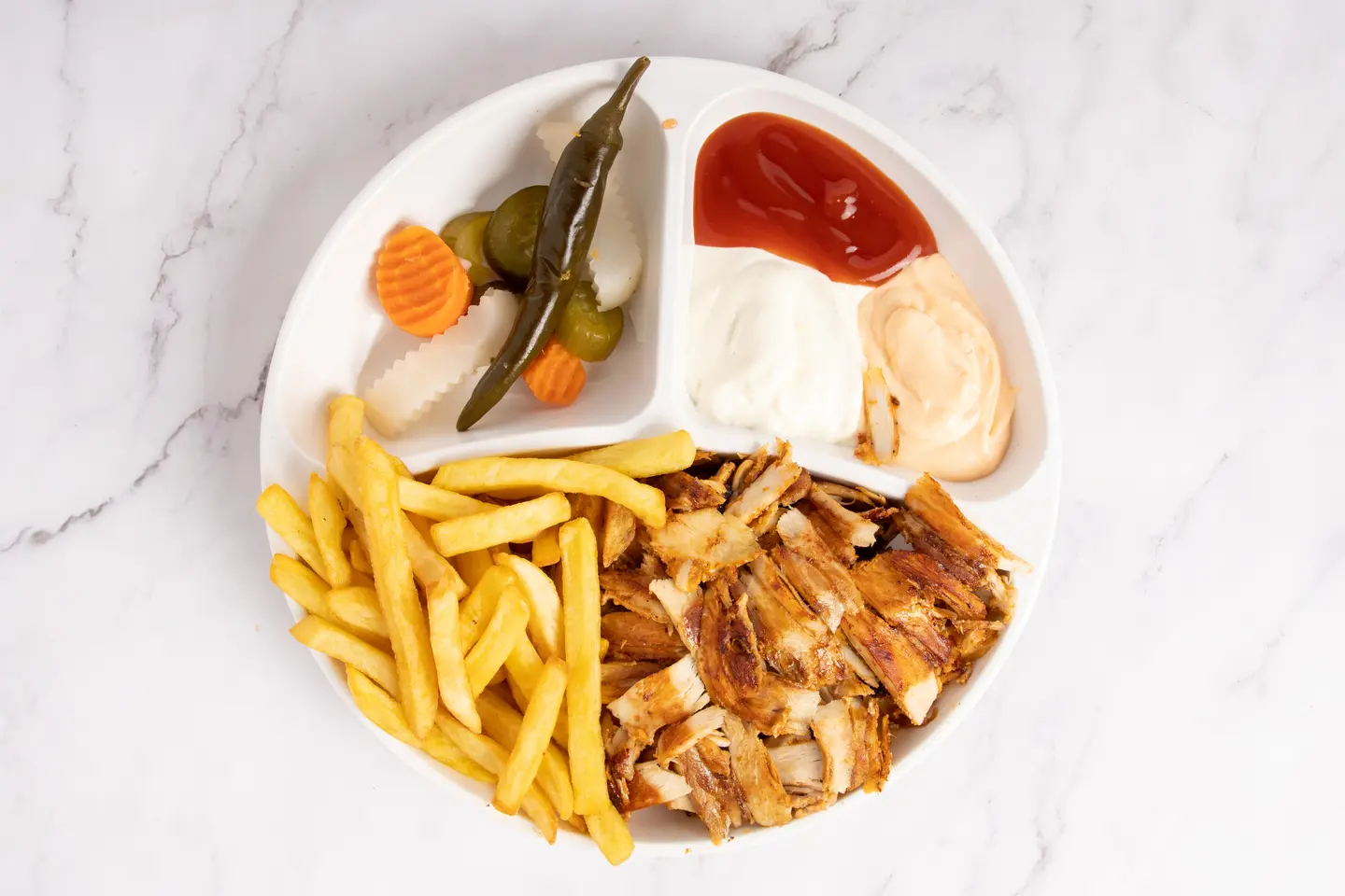 صحن شاورما مقطع باالبطاطس والثوم