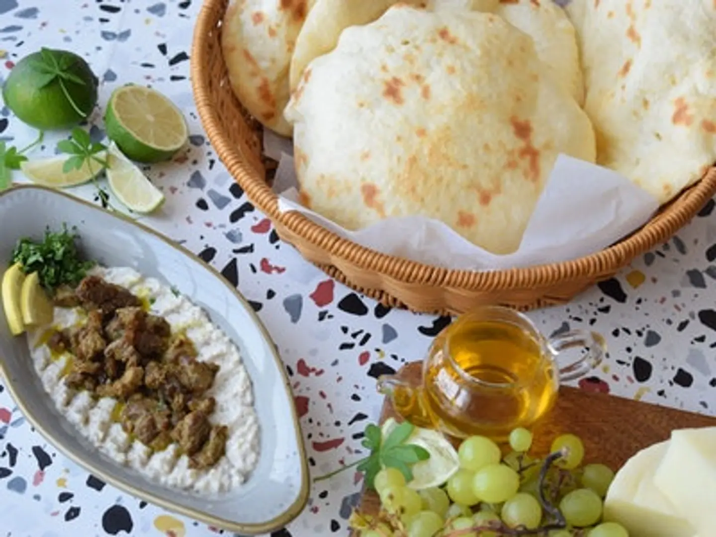 علي نازك