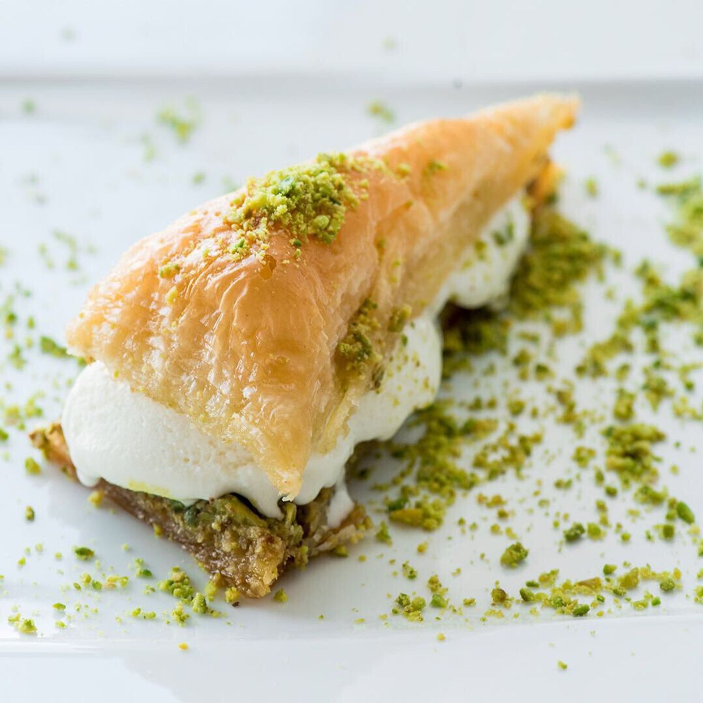 بقلاوة مع آيس الكريم