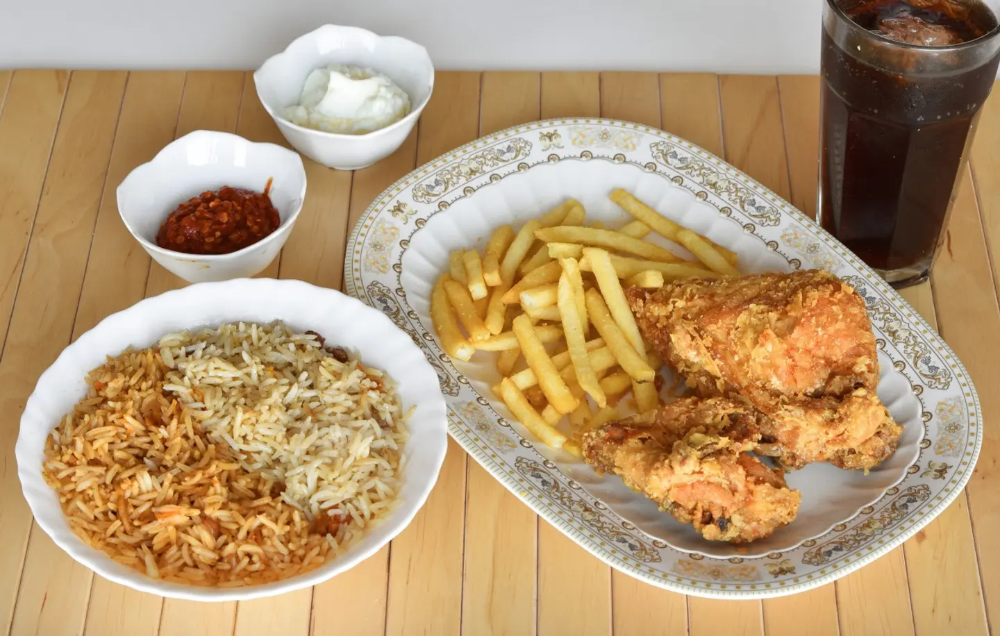 بروستد حار 2 قطعة مع الارز وجبة