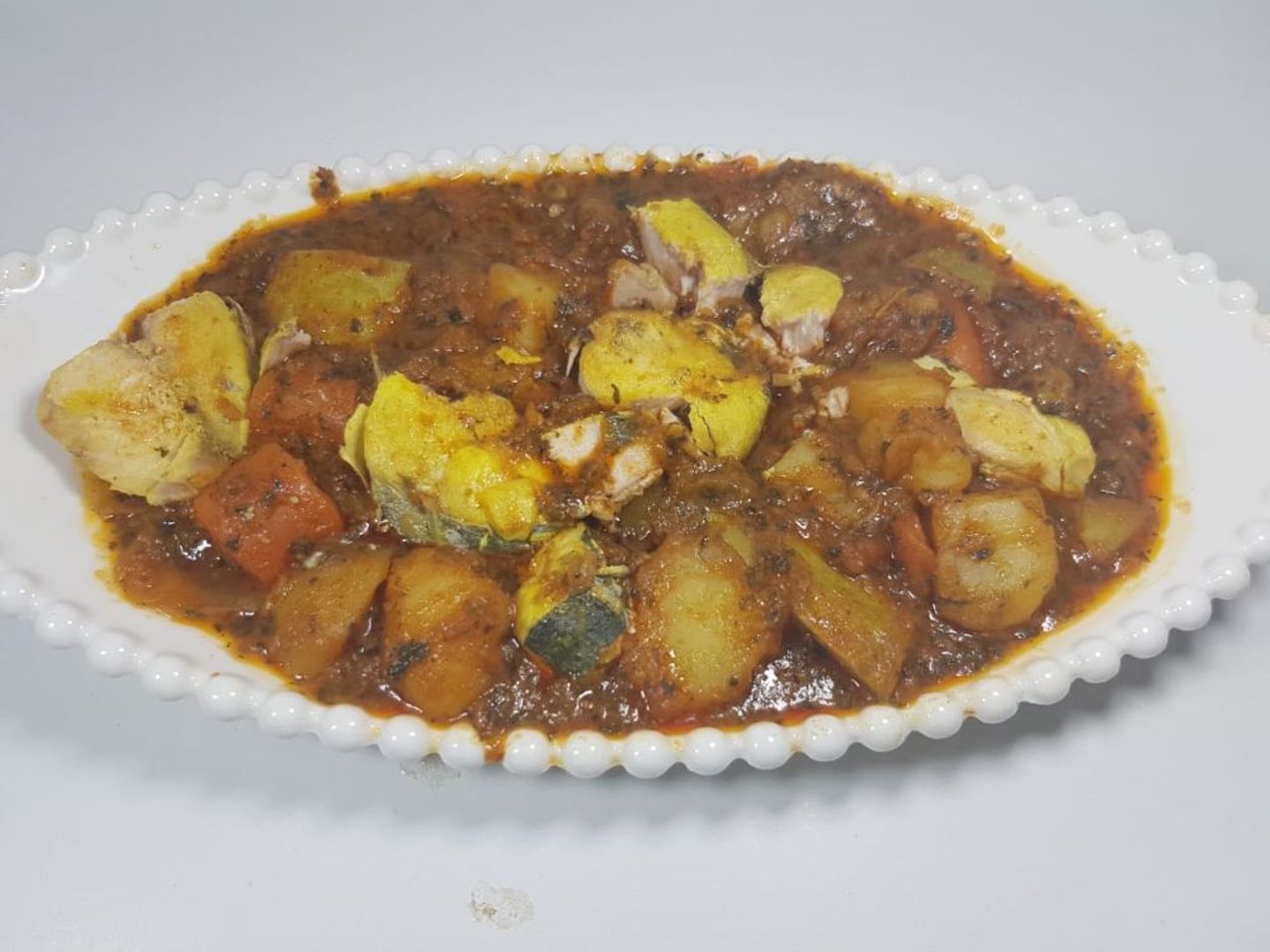 مغش ادام سمك بالخضار والملوخية