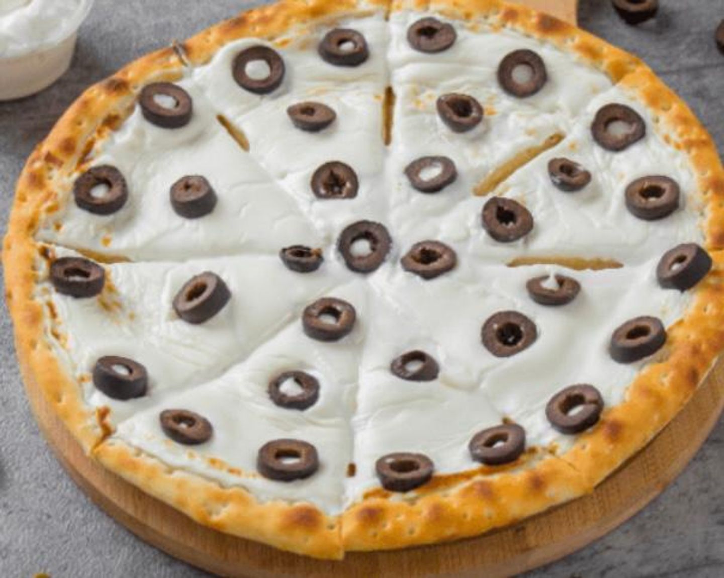 لبنة مع الزيتون