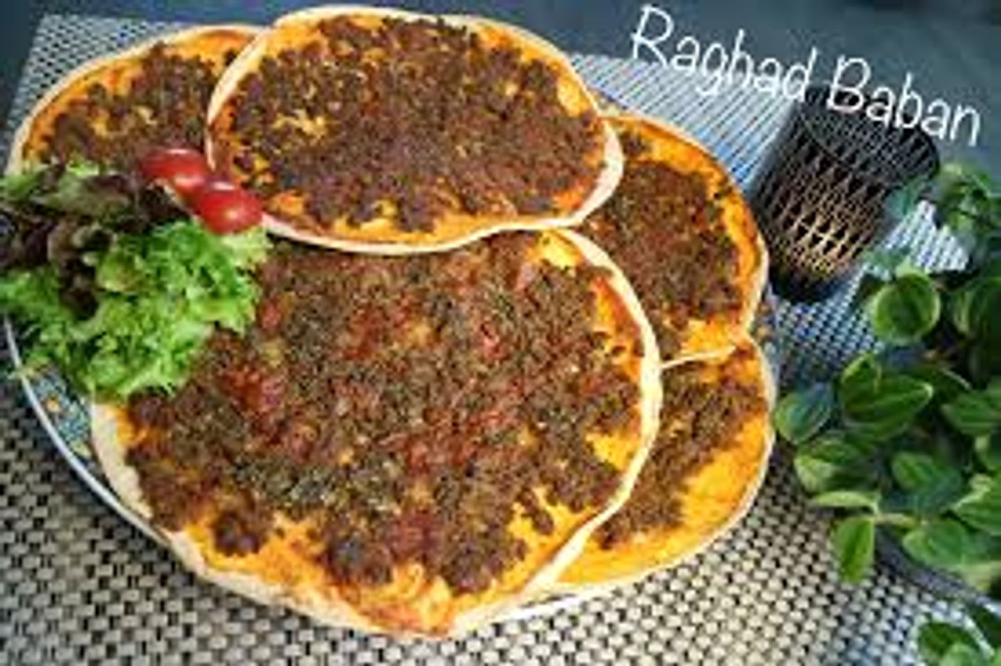لحم بالطماطم