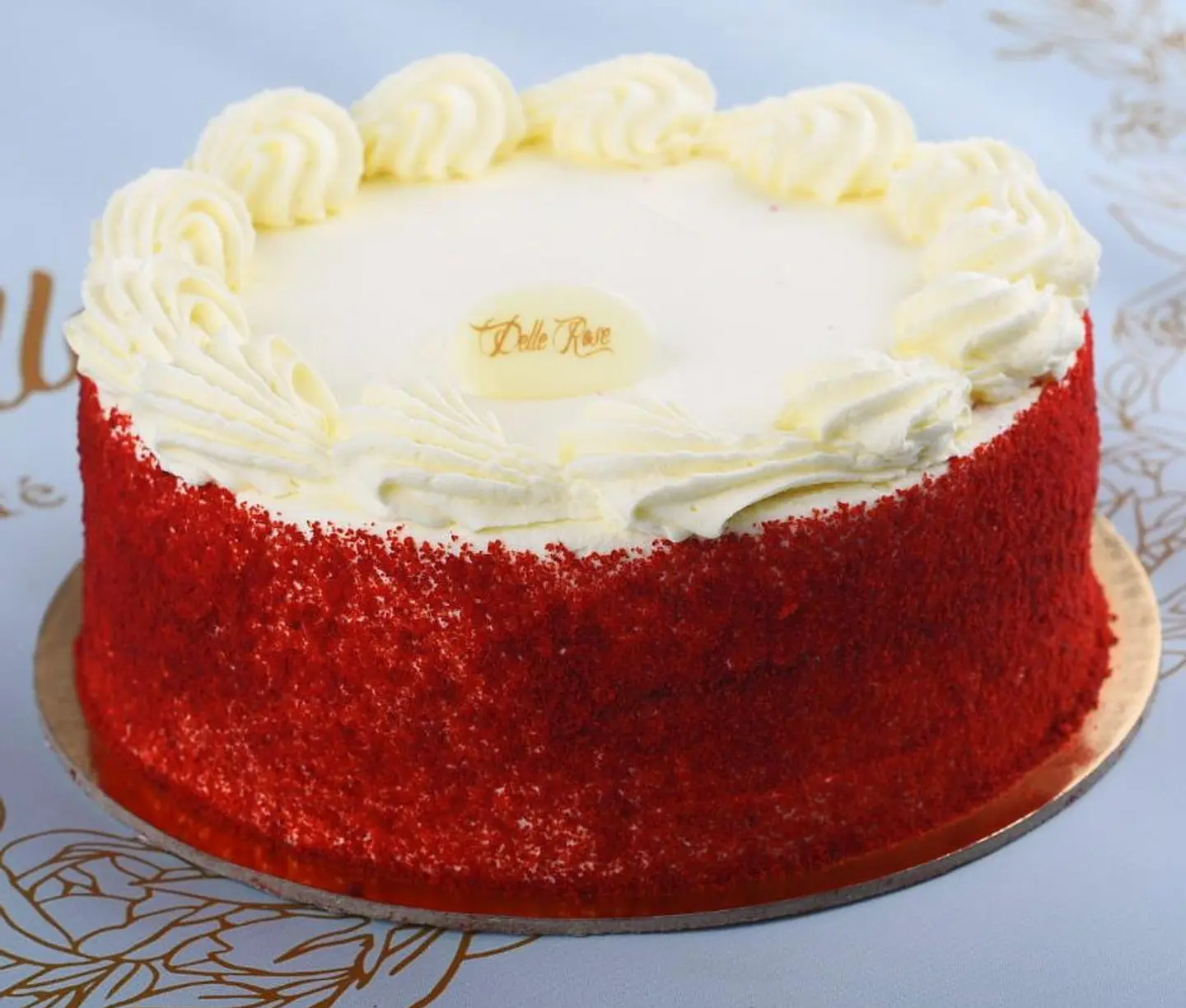 رد فالفت كيك وسط