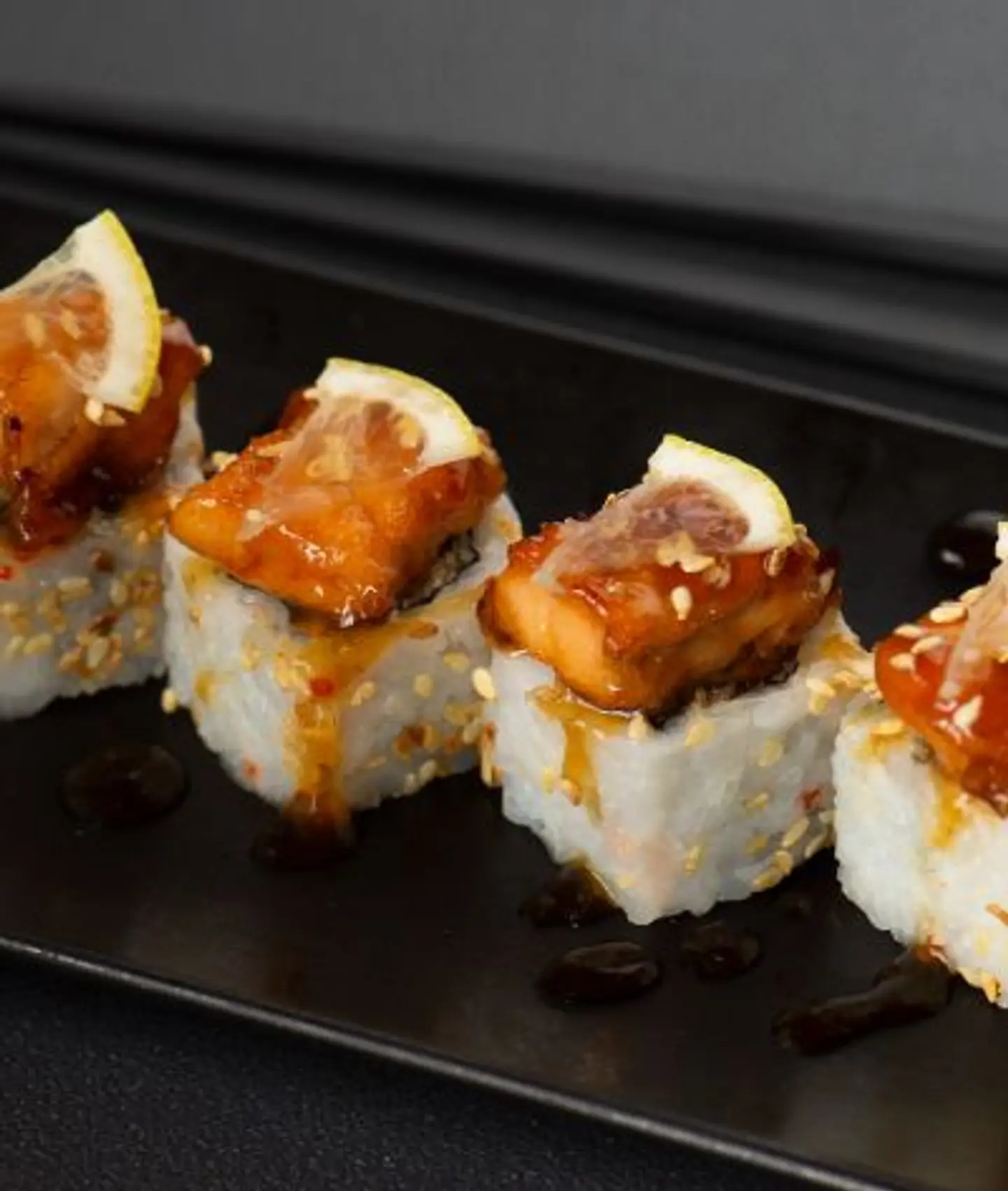 Royal Salmon Maki