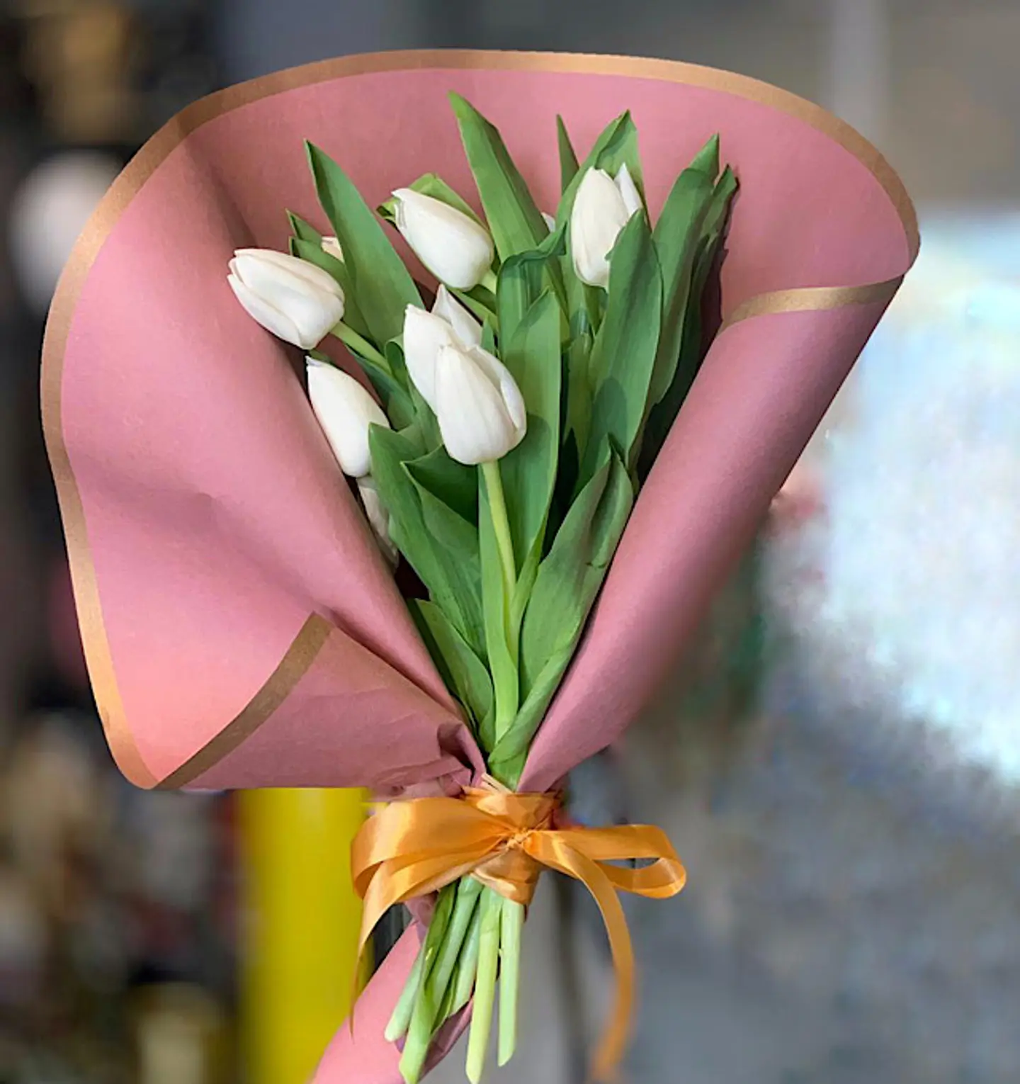 باقة التوليب الابيض