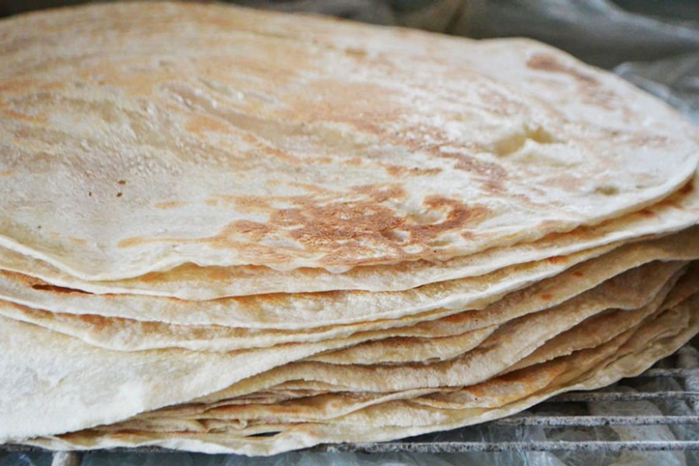 خبز صاج 2 حبة 1 ريال