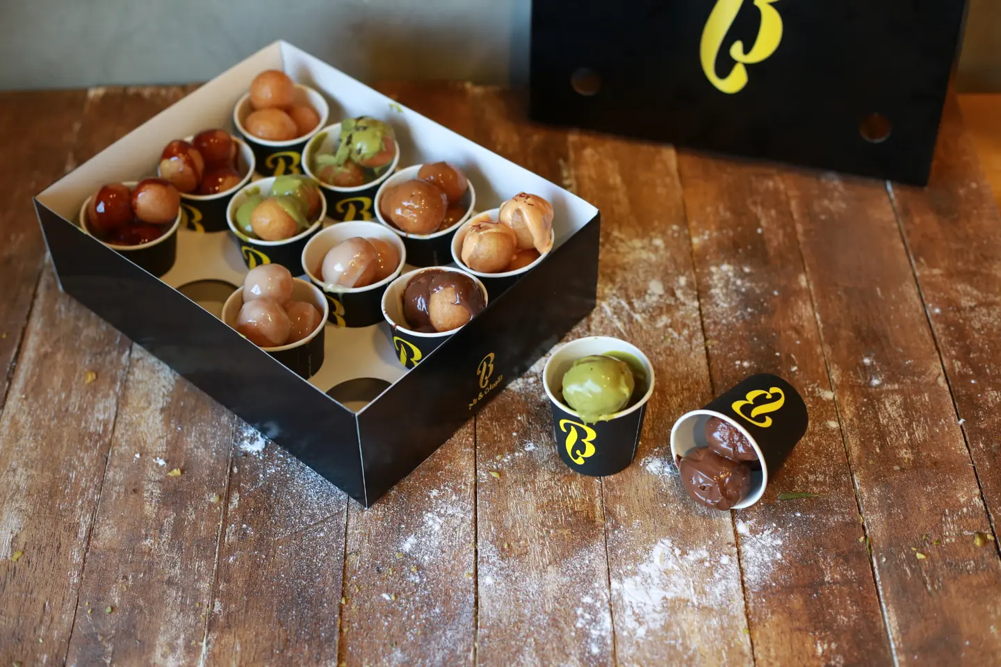 Gathering Box - 12 Persons