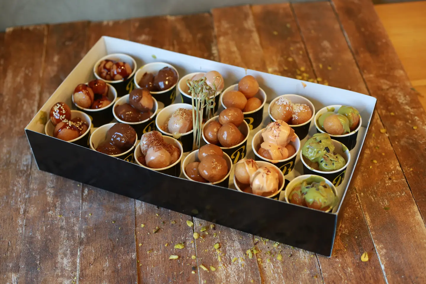 Gathering Box - 18 Persons