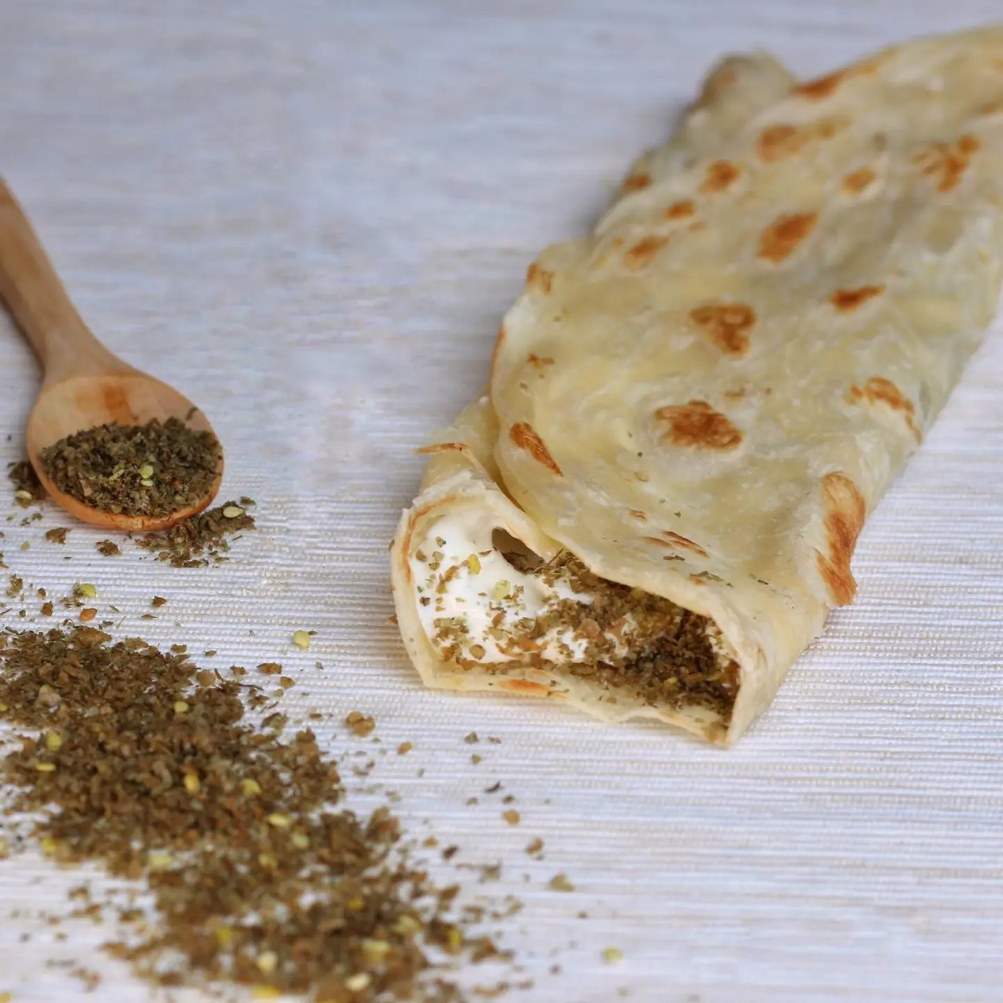 جبن سائل بالزعتر