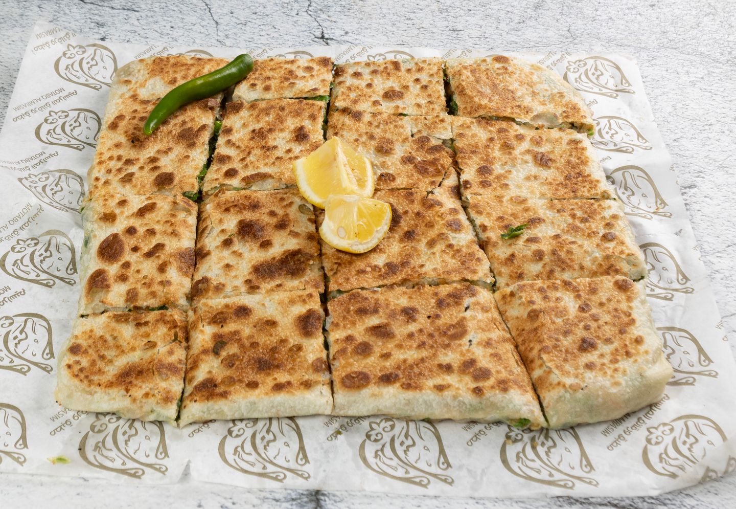 مطبق بالجبنة السائلة