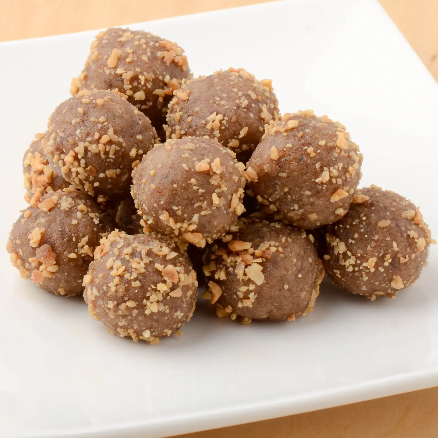 Haisah Ball With Nuts