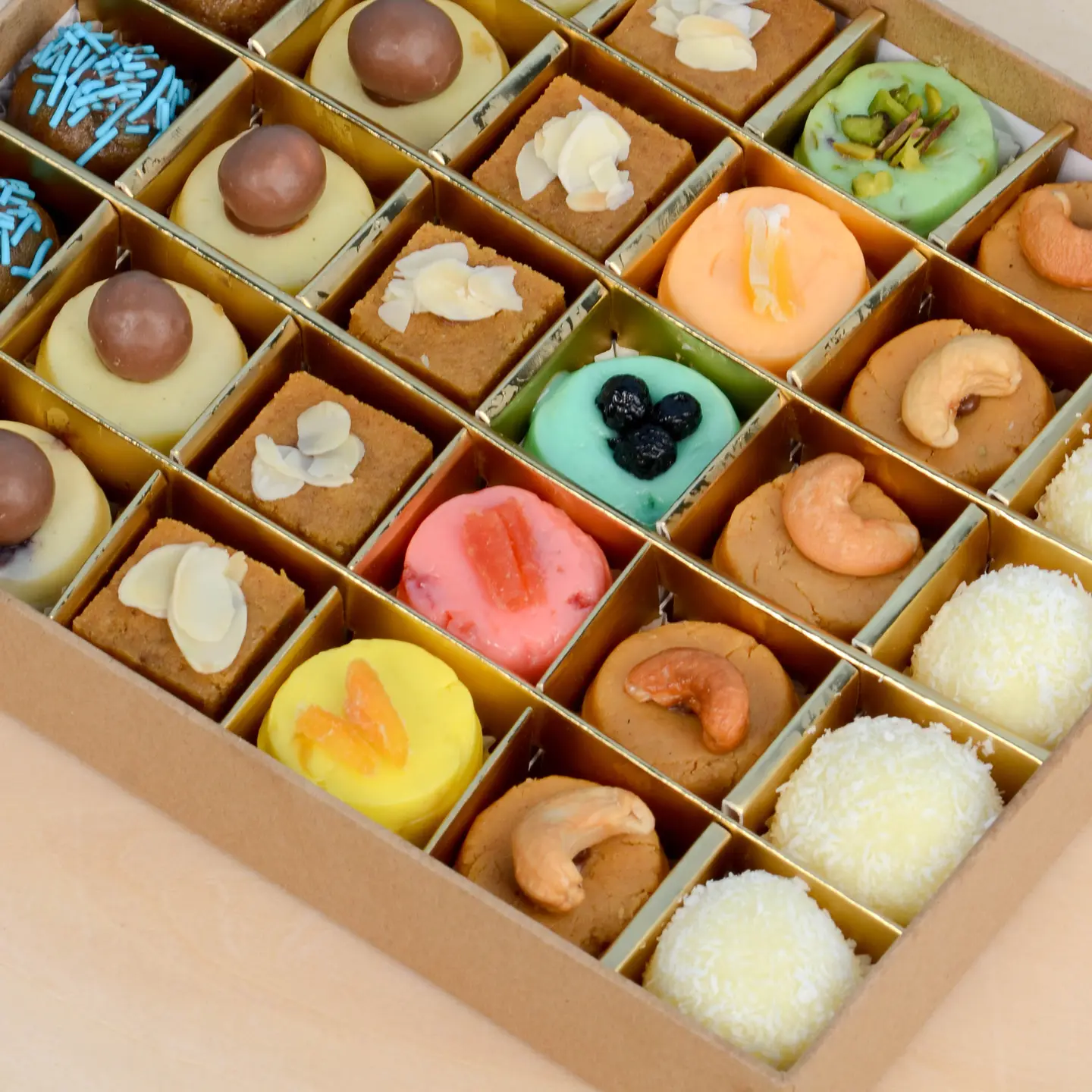 Mini Anastna Gift Box 25
