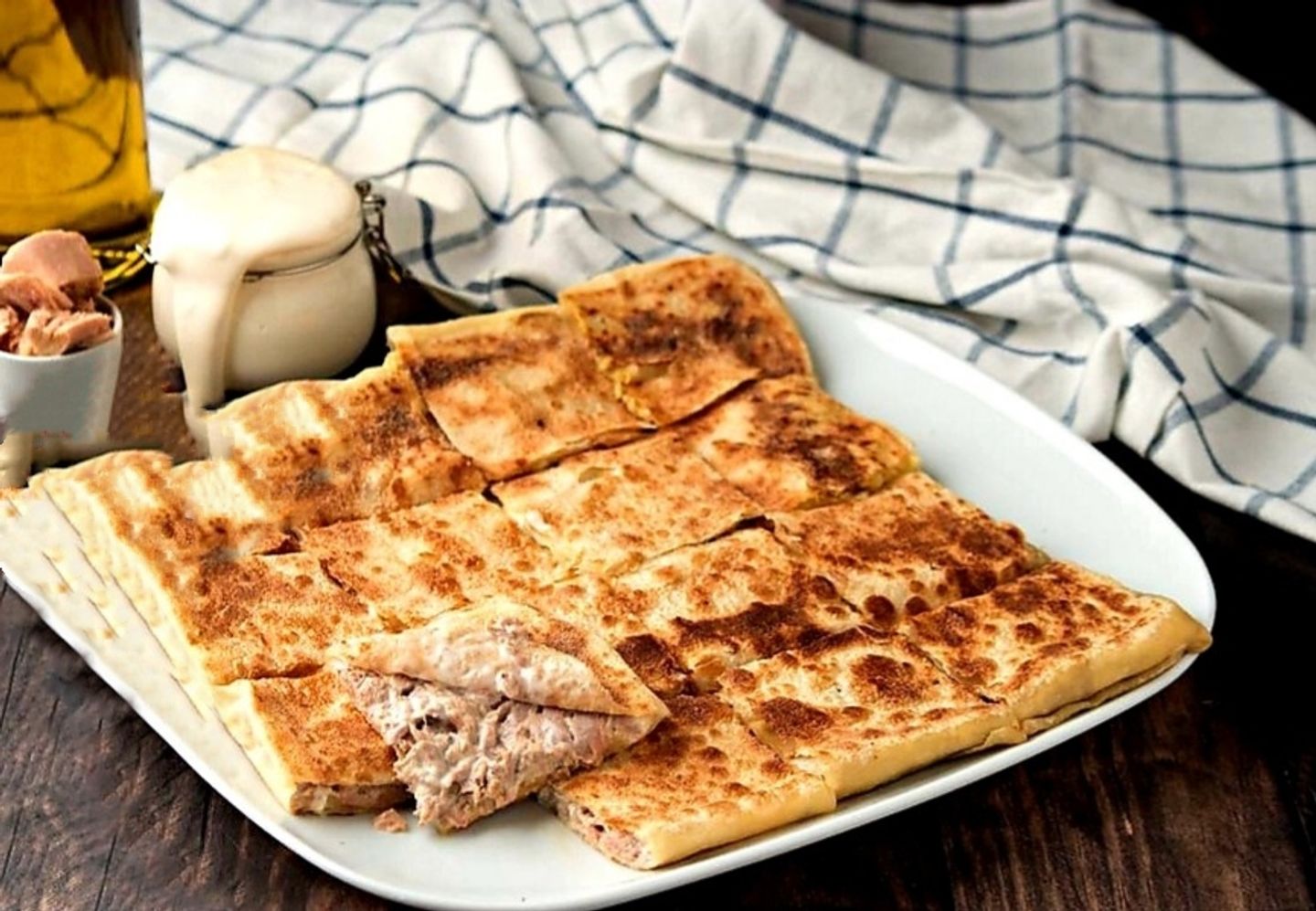 مطبق تونه وجبن سائل
