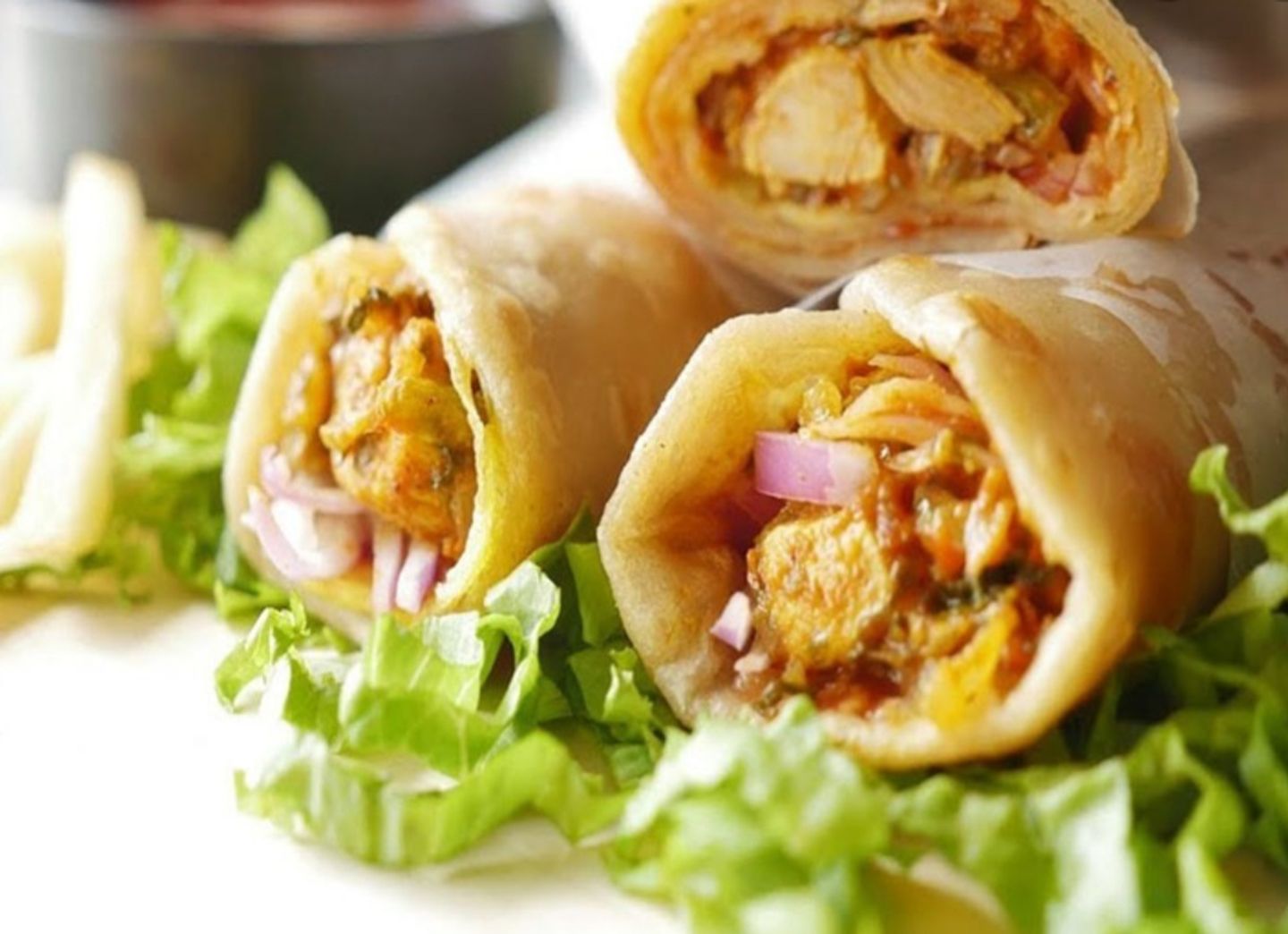 رول دجاج شاتني